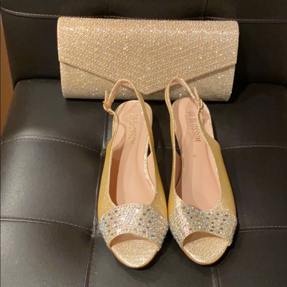 Elegant shoes & clutch combo!